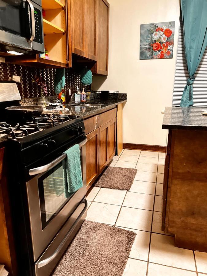 Hotel Clean, Spacious, Inexpensive Queen Br Chicago Exteriér fotografie